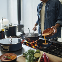 Space Non-Stick Ceramic Frying Pan with Folding Handle – Joseph Joseph