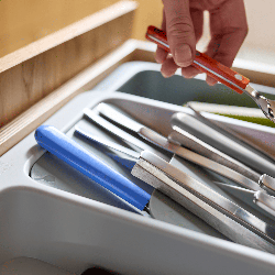 Expandable Cutlery and Utensil Organizer - DrawerStore | Joseph Joseph