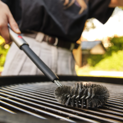 Escova de Limpeza para Grelhas – Inox – Grillout – Joseph Joseph