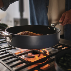 Sauté com Tampa e Pega Dobrável 28cm – Azul – Space – Joseph Joseph