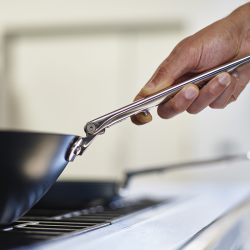 Wok com Tampa e Pega Dobrável 32cm – Azul – Space – Joseph Joseph