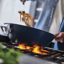 Wok com Tampa e Pega Dobrável 32cm – Azul – Space – Joseph Joseph