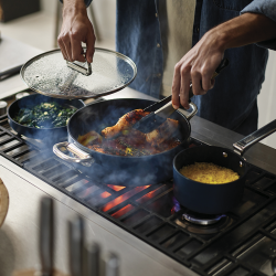 Caçarola com Tampa e Pega Dobrável 28cm – Azul – Space – Joseph Joseph