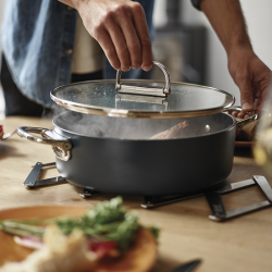 Caçarola com Tampa e Pega Dobrável 28cm – Azul – Space – Joseph Joseph