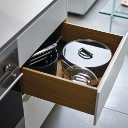 Caçarola com Tampa e Pega Dobrável 28cm – Azul – Space – Joseph Joseph