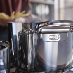 Trem de Cozinha de 5 Peças – Inox – Space Steel – Joseph Joseph