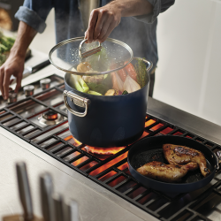 Panela com Tampa e Pega Dobrável 25cm – Azul – Space – Joseph Joseph