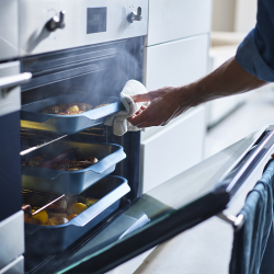 Assadeira Pequena – Azul – Nest Oven – Joseph Joseph