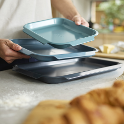 Tabuleiro Grande Anti-Aderente para Forno – Azul – Nest Bake – Joseph Joseph