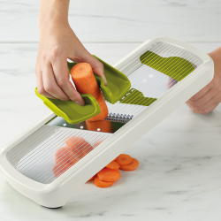 Mandolina Plus – Branco – Multi-Grip – Joseph Joseph