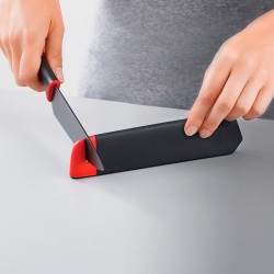 Conjunto de 2 Facas com Afiador – Slice&Sharpen – Joseph Joseph