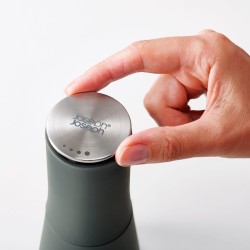 Conjunto de Moinho de Sal e Pimenta – Preto e Branco – Milltop – Joseph Joseph