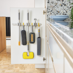 Suporte para Utensílios de Limpeza – Cinza – Cleantech – Joseph Joseph