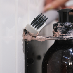 Escova de Limpeza de Precisão 3 em 1 – Pedra – Cleantech – Joseph Joseph