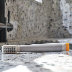 Escova de Limpeza de Precisão 3 em 1 – Pedra – Cleantech – Joseph Joseph