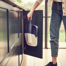 Vassoura e Pá para Fixar na Parede – Azul – Cleanstore – Joseph Joseph