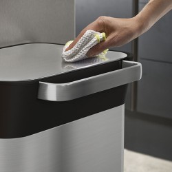 Balde do Lixo Compactador – Prateado – Titan 30 – Joseph Joseph