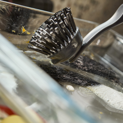 Escova de Lavar Loiça com Cabeça Substituível – Preto – SinkTech – Joseph Joseph