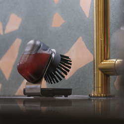 Escova com Doseador de Detergente e Suporte – Transparente – Sinktech – Joseph Joseph