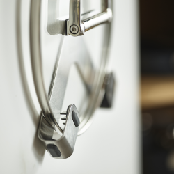 Conjunto de 2 Suportes para Tampas – Inox – Space – Joseph Joseph