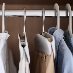 Conjunto de 2 Cabides para Calças e Saias – Beje Claro – Orderly – Joseph Joseph