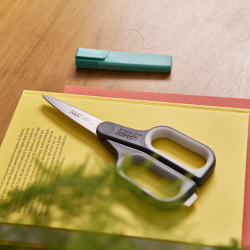 Tesoura Multiusos com Cortador de Caixas – Cinza – Cutplus – Joseph Joseph