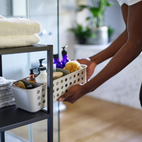 Cesto de Armazenamento Fino – Cru – Easystore – Joseph Joseph