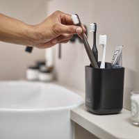 Suporte Pequeno para Escovas de Dentes – Preto Mate – Easystore – Joseph Joseph