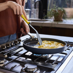Space Non-Stick Ceramic Shallow Frying Pan – Joseph Joseph