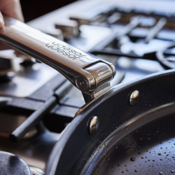 Space Non-Stick Ceramic Shallow Frying Pan – Joseph Joseph