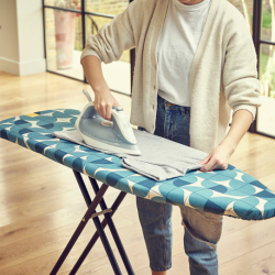 Cobertura para Tábua de Engomar 124cm Azul Mosaicos - Flexa - Joseph Joseph